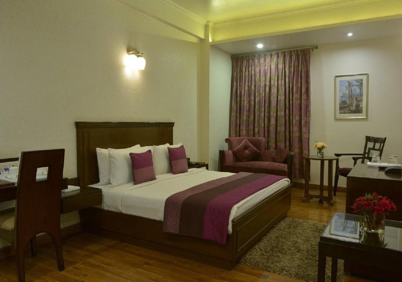 Hotel Rockland Panchsheel Enclave Nueva Delhi Exterior foto