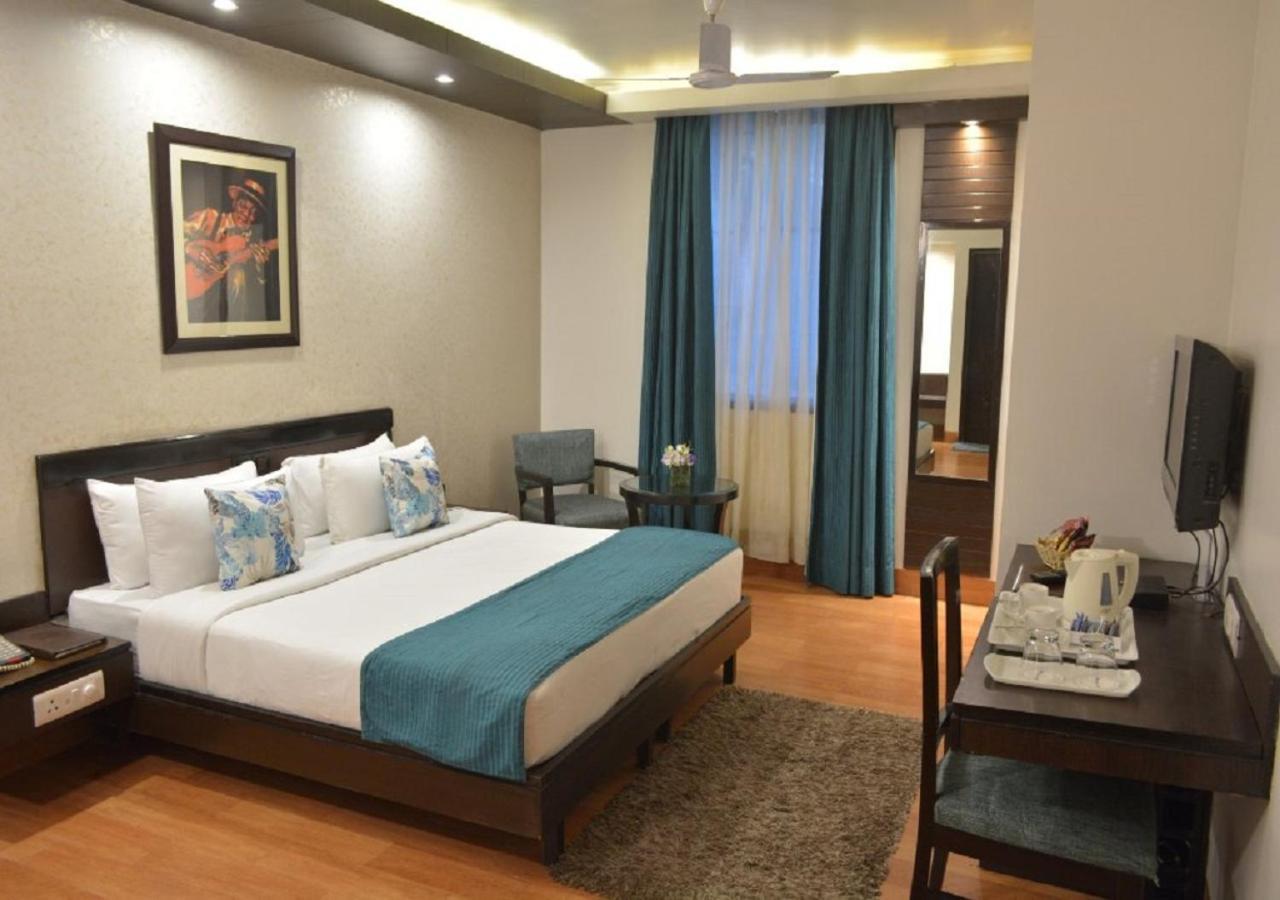 Hotel Rockland Panchsheel Enclave Nueva Delhi Exterior foto